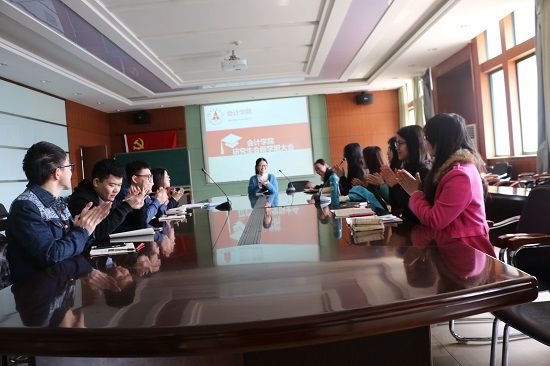 澳门js全球唯一官方网站研究生会新学期大会成功举办